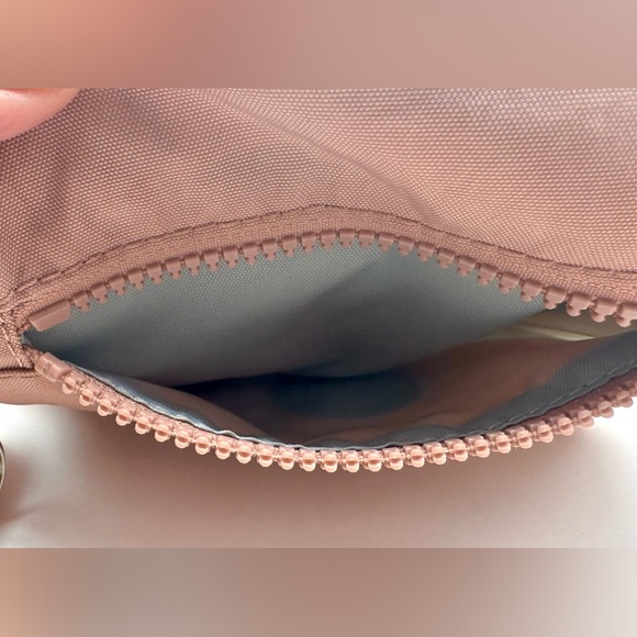 Kipling Crossbody mini bag, Excellent Condition, Peach Color. Very cute. - Picture 12 of 14